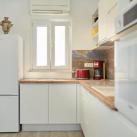 Holiday home Festina Lente *