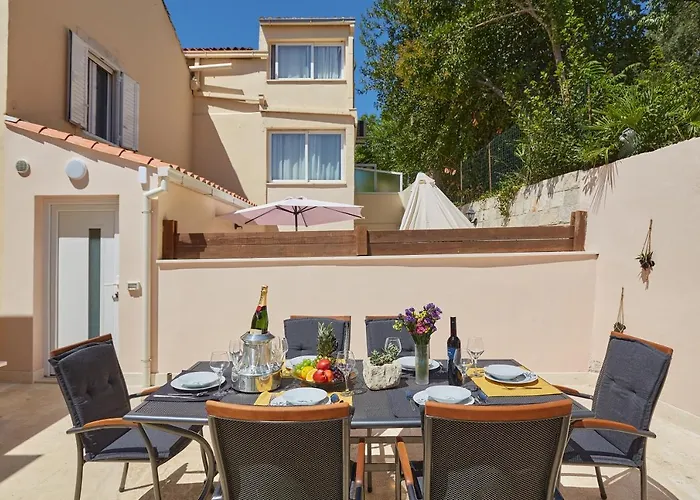 Holiday home Festina Lente