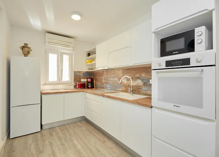 Festina Lente Holiday home *