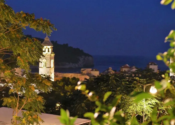 Festina Lente Holiday home *